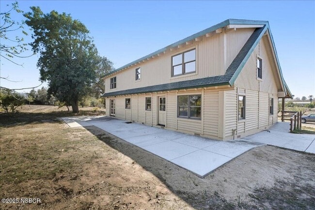 Building Photo - 2935 E Clark Ave
