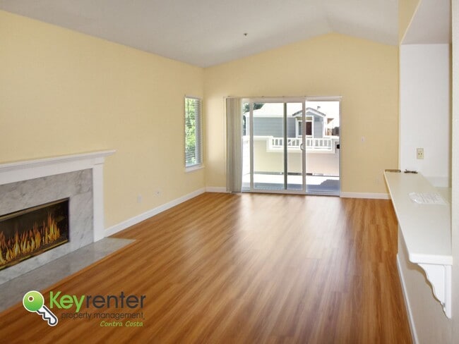 Building Photo - Rare San Ramon Foothills Condo available!