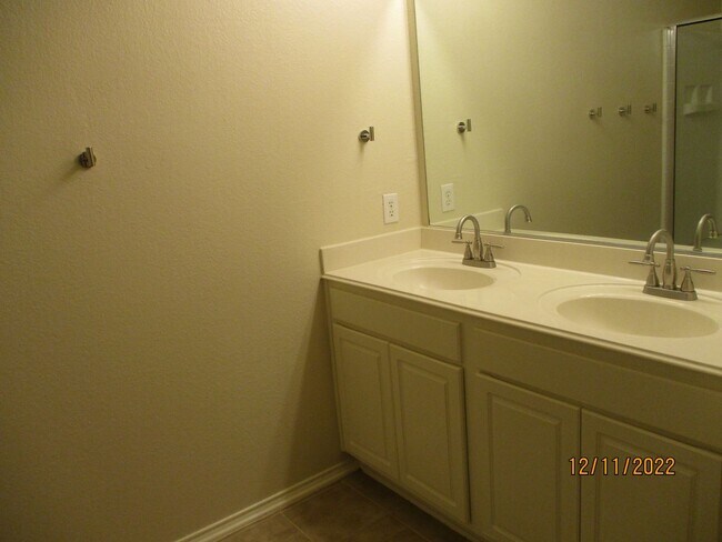 Building Photo - 5144 Waterview Ct