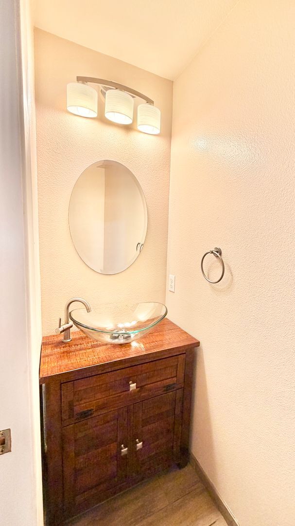 Building Photo - Beautifully Updated Two-Story Townhome on the Pala Mesa Golf Course in Fallbrook!