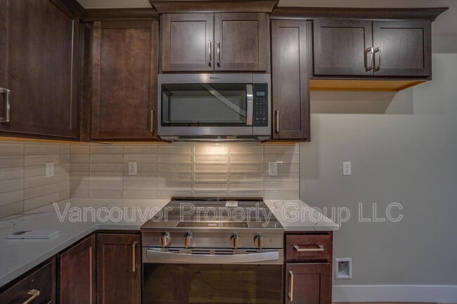 Building Photo - 2215 E Badger Wy