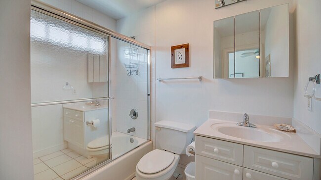 Building Photo - 635 Dune Oaks Dr