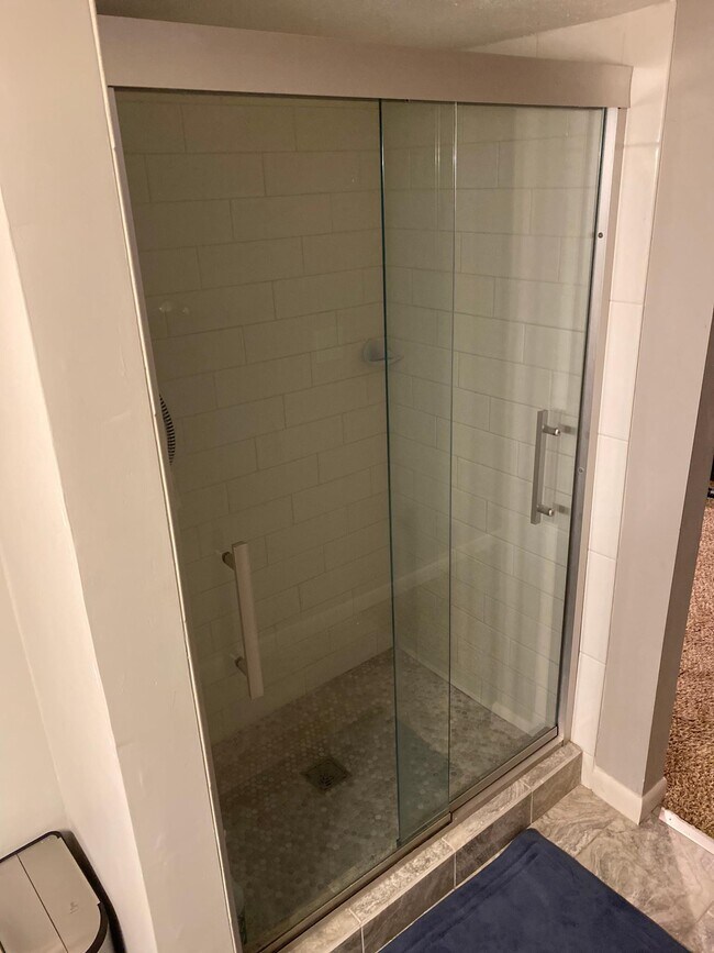 Building Photo - 4407 Pine St