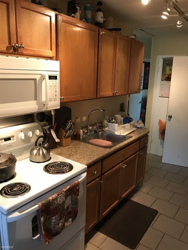 Building Photo - 2 br, 1 bath Duplex - 10118 Camshire Ct