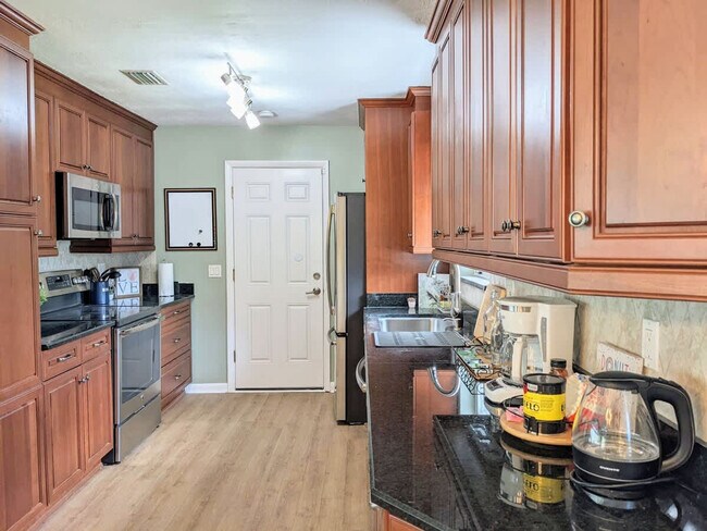Building Photo - 6206 Carranza Dr