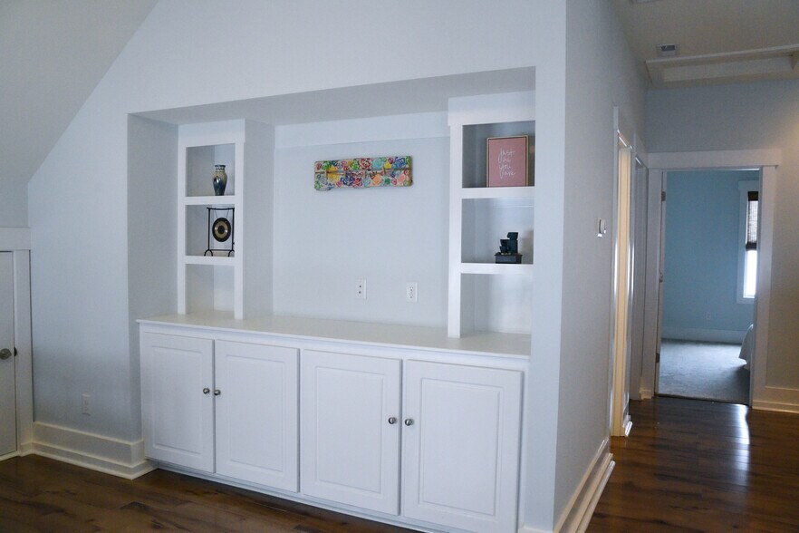 Building Photo - 1908 Springwood Dr