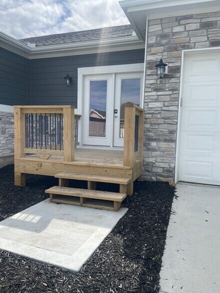 Building Photo - 15853 Foster