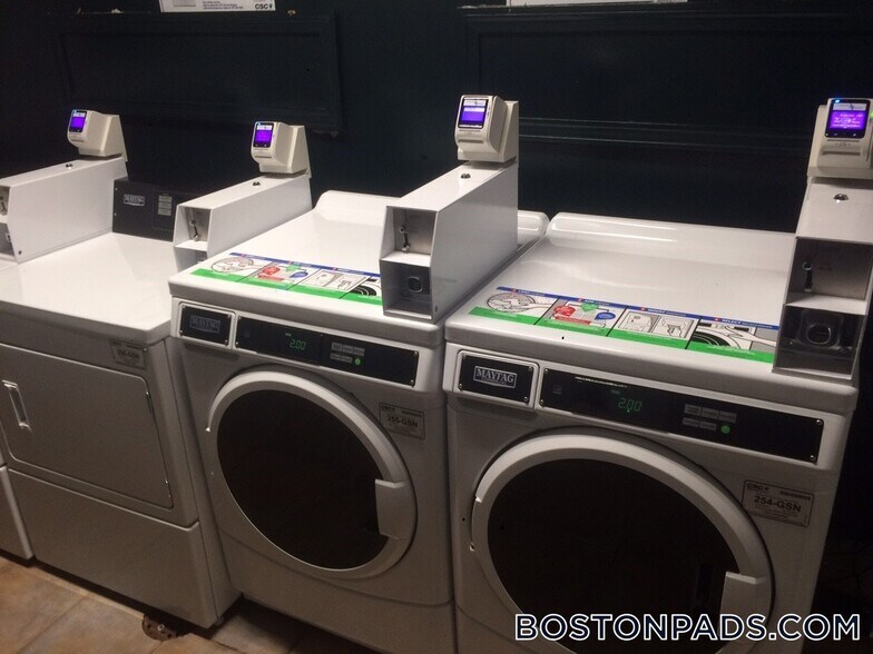 Building Photo - 89 Park Dr