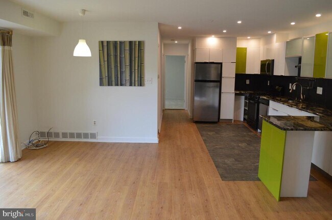 Building Photo - 10026 Fair Wds Dr