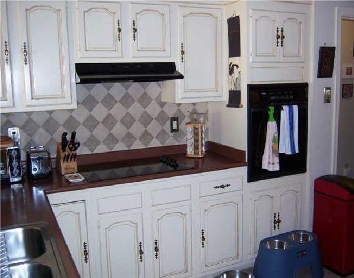 Kitchen - 4400 Fair Meadow Rd S