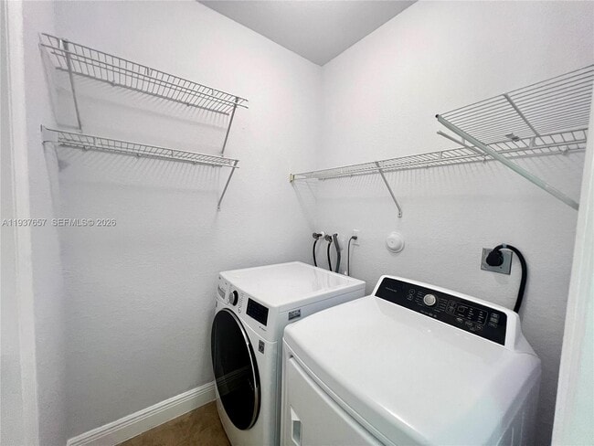 Building Photo - 16020 SW 91st Ct