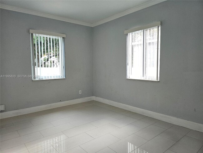 Building Photo - 5816 SW 9th St