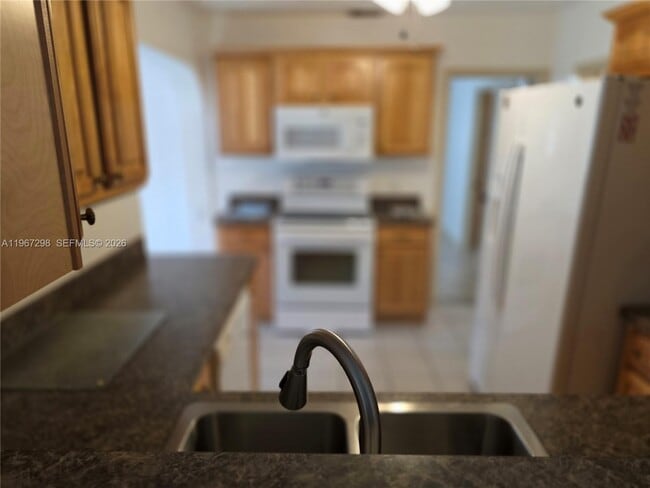 Building Photo - 4321 Kirby Loop Rd