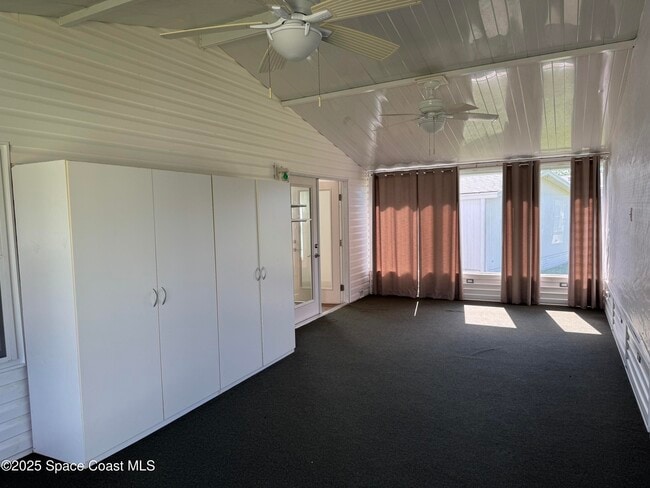 Building Photo - 159 Blue Jay Ln