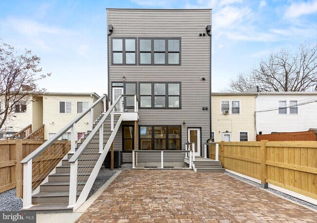 Building Photo - 5404 4th St NW