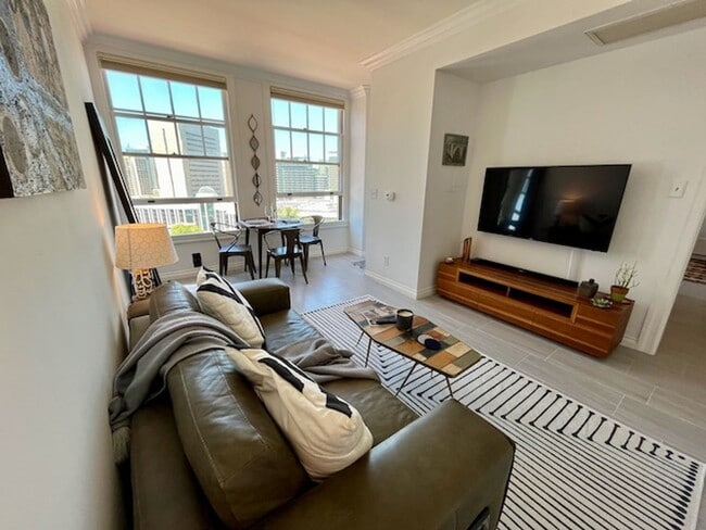 Building Photo - The Historic Elegance Meets Downtown Living @ El Cortez: UNFURNISHED 1BR/1BA w/ parking