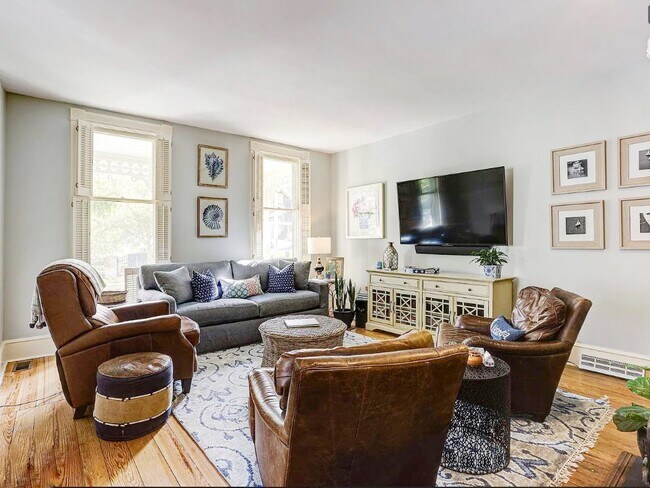 Building Photo - 27 N Hanson St