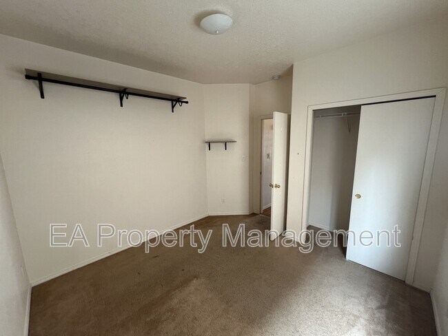 Building Photo - 2605 Sarita Ave NW