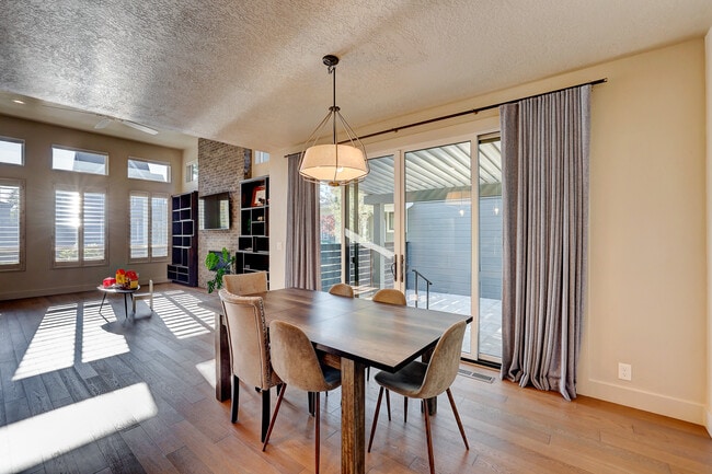 Building Photo - 3045 S Shadywood Way