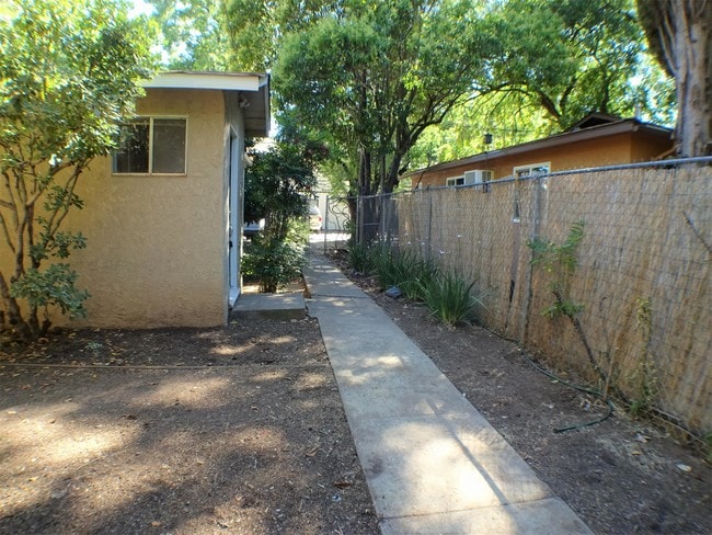 Building Photo - 1548 Elm St