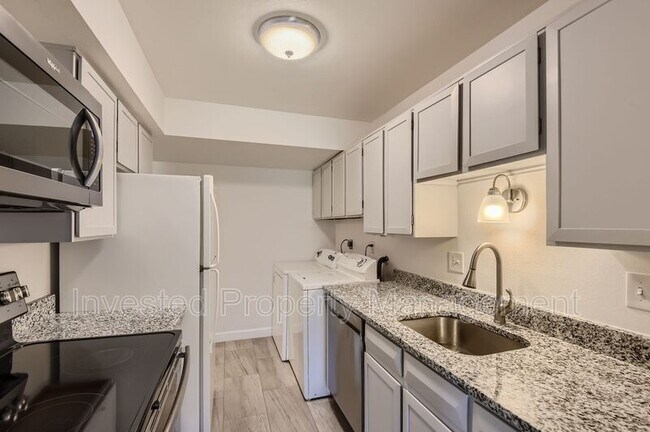 Building Photo - 7256 S Xenia Cir