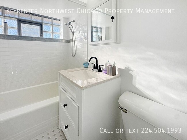 Building Photo - 332 N Smith St