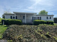 Building Photo - Coming Soon - 3 Bedroom 1.5 Bath Home - Hi...