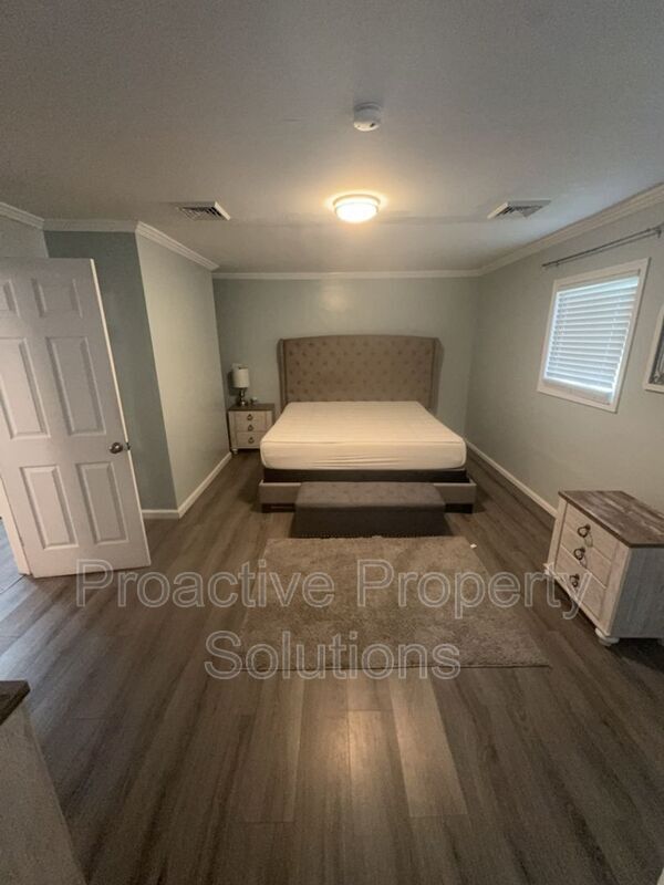 Building Photo - 5228 Hummingbird Dr