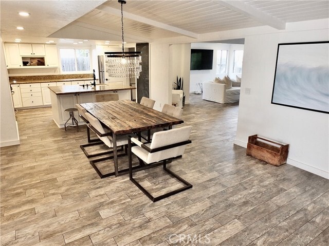 Building Photo - 220 Loyola Rd