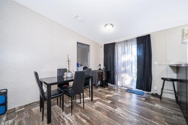 Building Photo - 1621 Tangerine St