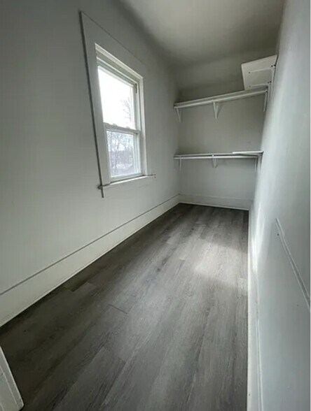 Building Photo - 331 W Morrell St