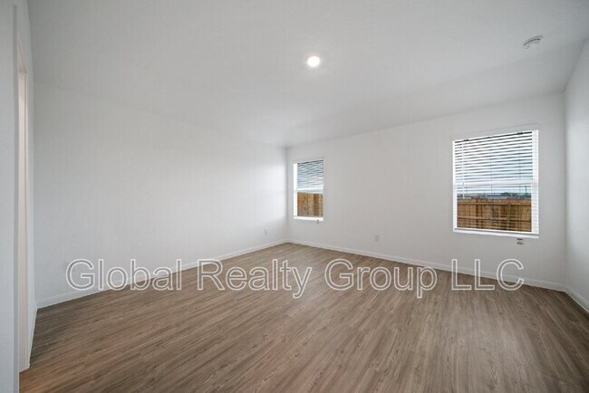 Building Photo - 9105 Navarro Vis