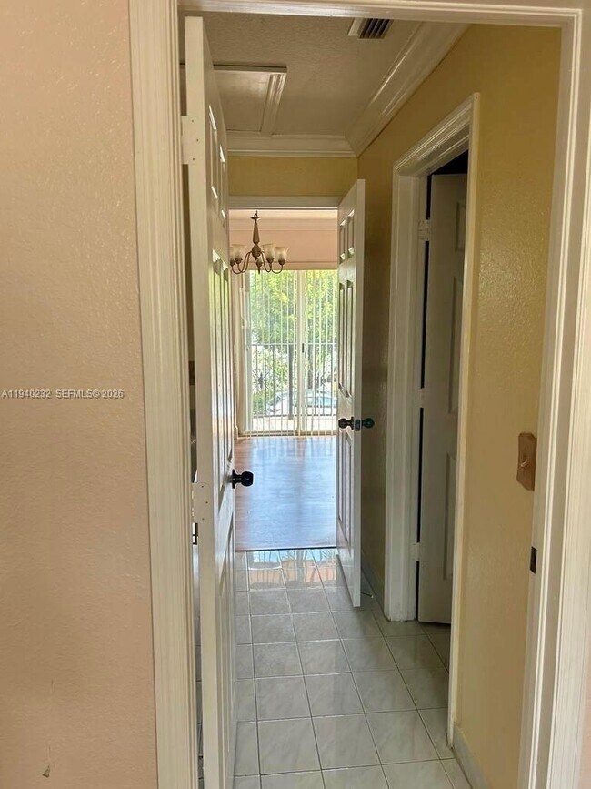 Building Photo - 10604 NW 87th Ct