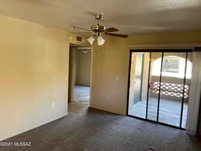 Building Photo - 5751 N Kolb Rd