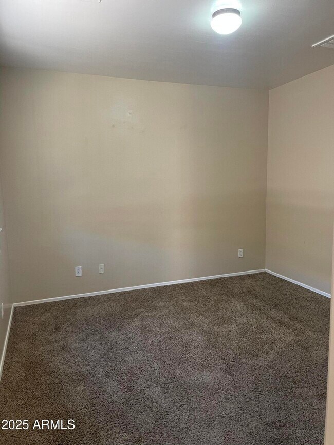 Building Photo - 30254 W Earll Dr