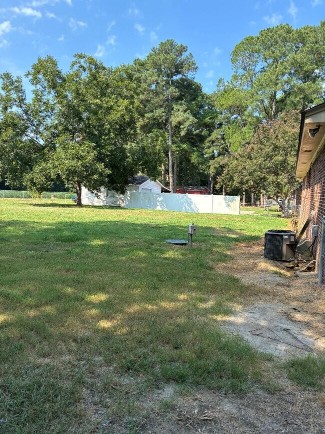 Building Photo - 5236 Lakehaven Ct