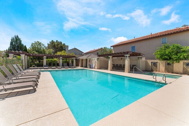 Building Photo - Beautiful Home in a Corner Lot!