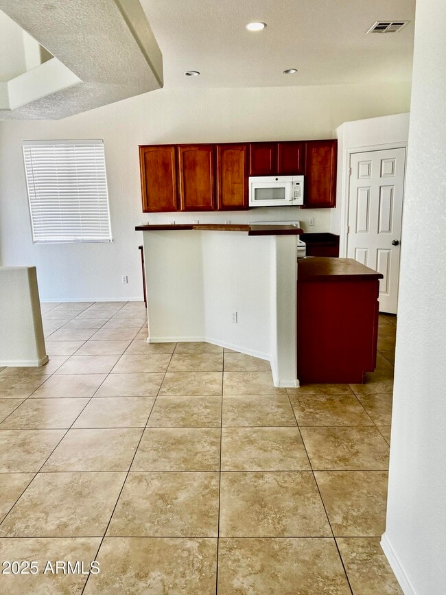 Building Photo - 515 E St Kateri Ln
