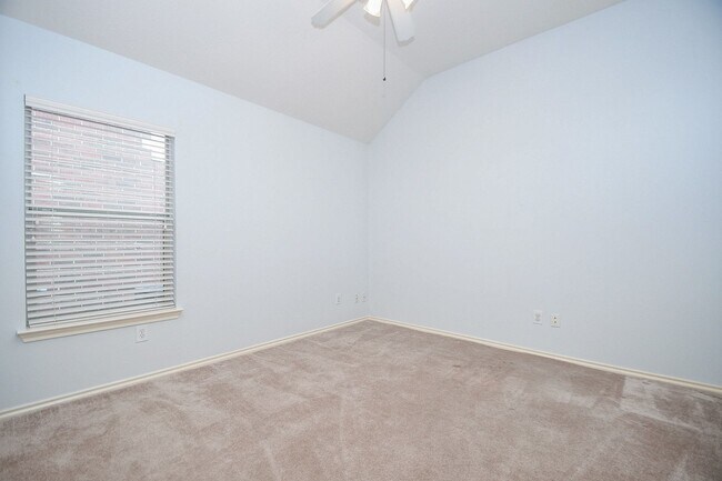 Building Photo - 1407 Sullivan Springs Dr