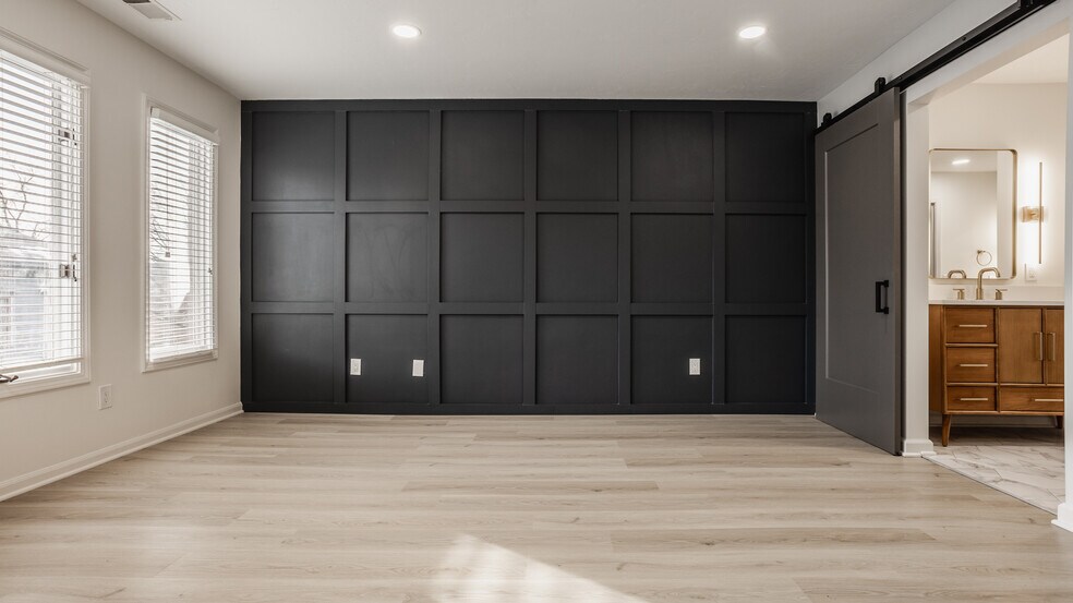 Building Photo - 414 N Park Ave