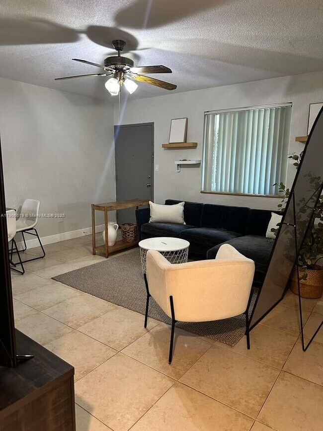 Building Photo - 585 SW 11th St