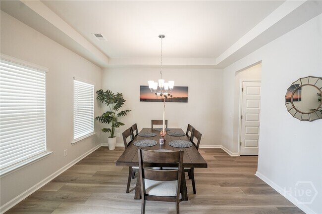 Building Photo - 109 Binscombe Ln