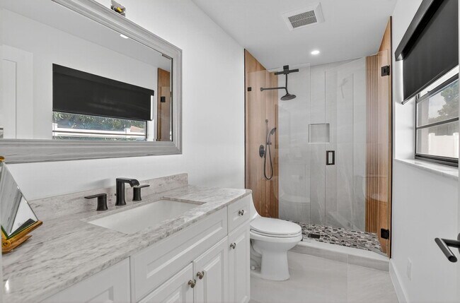 Building Photo - 20833 Sonrisa Way
