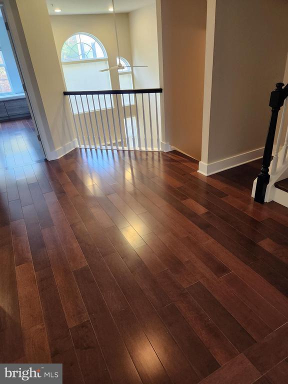 Building Photo - 805 Rosehill Dr