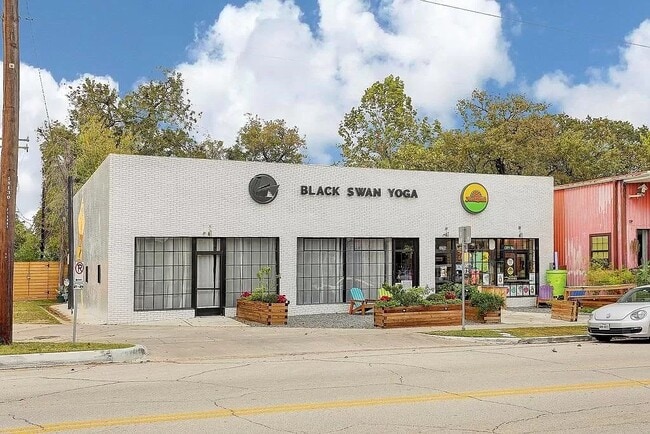 Building Photo - 538 E 38th St