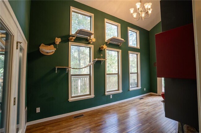 Building Photo - 111 Chadwick Dr