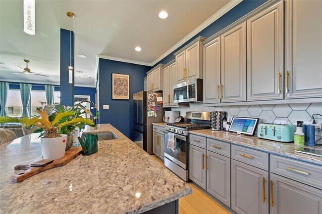 Building Photo - 13125 Sapphire Lake Ln