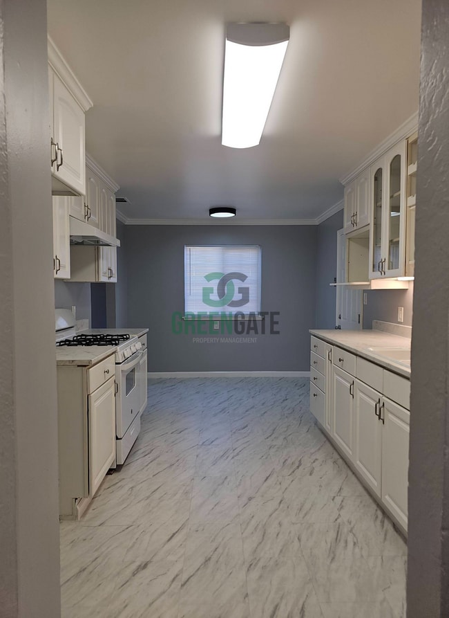 Building Photo - Rent Reduced! 3 Bedroom, 1 Bathroom Home W...