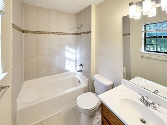 Building Photo - 5435 Brandon Ct