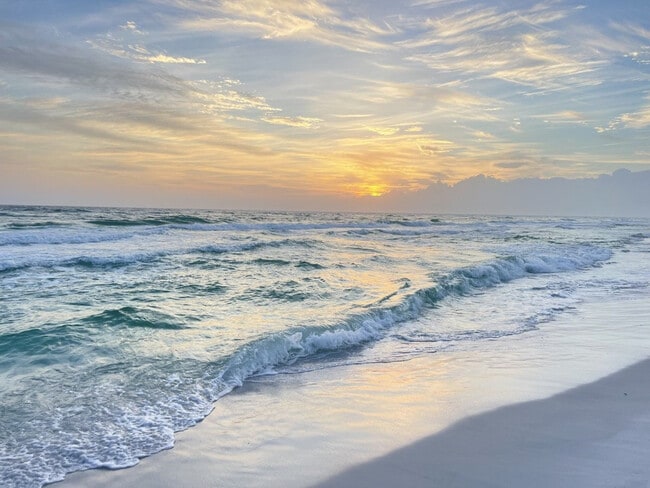 Building Photo - 22103 Lakeview Dr